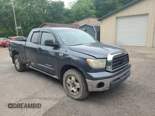 2008 Toyota Tundra z VIN 5TBBV54158S494089, wystawiony jako Copart lot #58817485 z przebiegiem 180 587 mil mil oraz Czysty tytuł • Clean title. Historia ofert i sprzedaży dostępna na DreamBid. Obrazek 1.