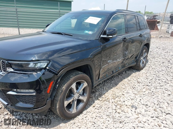 2024 Jeep Grand Cherokee Limited z VIN 1C4RJHBG9RC162492, wystawiony jako IAAI lot #42424937 z przebiegiem 5 939 mil mil oraz . Historia ofert i sprzedaży dostępna na DreamBid. Obrazek 6.
