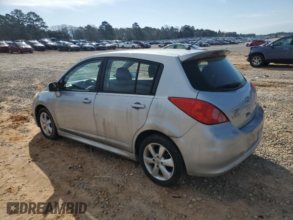 2011 Nissan Versa SL z VIN 3N1BC1CP8BL507316, wystawiony jako Copart lot #45740375 z przebiegiem 102 795 mil mil oraz Szkoda całkowita • Salvage title. Historia ofert i sprzedaży dostępna na DreamBid. Obrazek 2.
