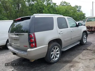 2009 GMC Yukon Denali z VIN 1GKFK03259R271652, wystawiony jako IAAI lot #42463982 z przebiegiem Nie podano mil oraz . Historia ofert i sprzedaży dostępna na DreamBid. Obrazek 4.