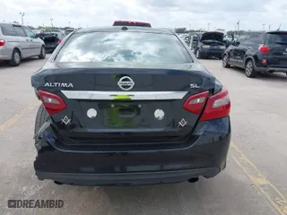 2018 Nissan Altima 2.5 S with VIN 1N4AL3AP5JC236934, listed as a IAAI auction lot 41713011 with 125,495 mi miles. Bid and sale history available at carsss.com. Image 17.