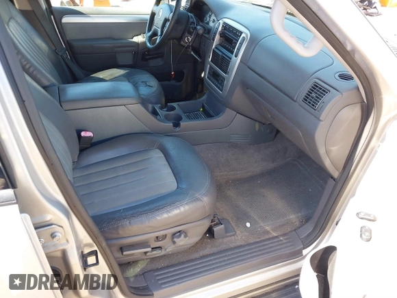 2003 Mercury Mountaineer Convenience z VIN 4M2ZU86K73UJ14054, wystawiony jako IAAI lot #41649332 z przebiegiem 210 772 mil mil oraz . Historia ofert i sprzedaży dostępna na DreamBid. Obrazek 5.