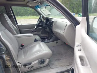 2000 Ford Explorer XLT with VIN 1FMZU83P6YZC14626, listed as a IAAI auction lot 42687279 with 242,003 mi miles and . Bid and sale history available at DreamBid. Image 5.