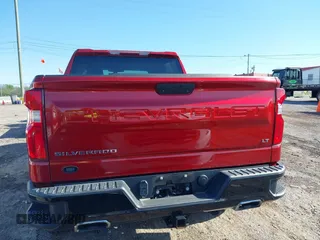 2021 Chevrolet Silverado 1500 LT Trail Boss with VIN 1GCPYFED3MZ381916, listed as a IAAI auction lot 42032978 with 20,734 mi miles and . Bid and sale history available at DreamBid. Image 16.