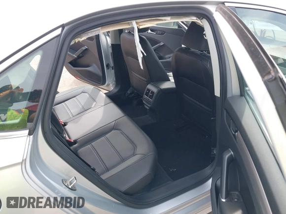 2020 Volkswagen Passat SE with VIN 1VWSA7A31LC027280, listed as a IAAI auction lot 42118675 with 72,165 mi miles and . Bid and sale history available at DreamBid. Image 8.