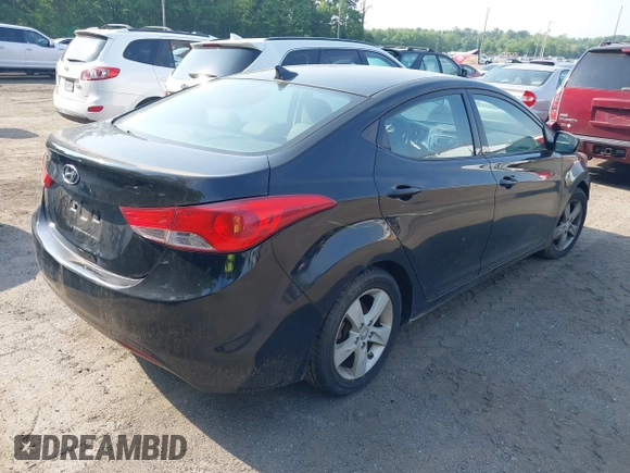 2013 Hyundai Elantra GLS z VIN KMHDH4AE5DU815767, wystawiony jako IAAI lot #42249832 z przebiegiem 188 000 mil mil oraz . Historia ofert i sprzedaży dostępna na DreamBid. Obrazek 4.