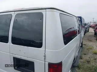 2008 Ford Econoline Passenger XL with VIN 1FBNE31L78DA80357, listed as a IAAI auction lot 41100987 with Not provided miles and . Bid and sale history available at DreamBid. Image 4.