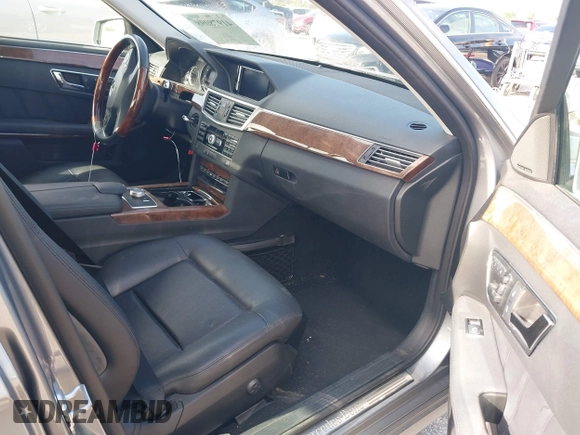 2011 Mercedes-Benz E-Class E 350 Luxury with VIN WDDHF8HB1BA485662, listed as a IAAI auction lot 41978098 with 28,765 mi miles. Bid and sale history available at carsss.com. Image 5.