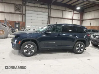 2024 Jeep Grand Cherokee с VIN 1C4RJYB65R8582910, выставлен на аукционе IAAI как лот 41719656 с пробегом 9 176 миль миль и . История ставок и продаж доступна на DreamBid. Изображение 15.