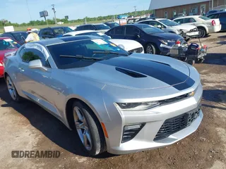 2016 Chevrolet Camaro 2SS z VIN 1G1FH1R76G0132501, wystawiony jako IAAI lot #42161016 z przebiegiem 109 986 mil mil oraz . Historia ofert i sprzedaży dostępna na DreamBid. Obrazek 1.
