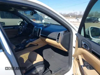 2015 Porsche Cayenne Diesel with VIN WP1AF2A28FLA30738, listed as a IAAI auction lot 41574573 with 210,419 mi miles and . Bid and sale history available at DreamBid. Image 5.