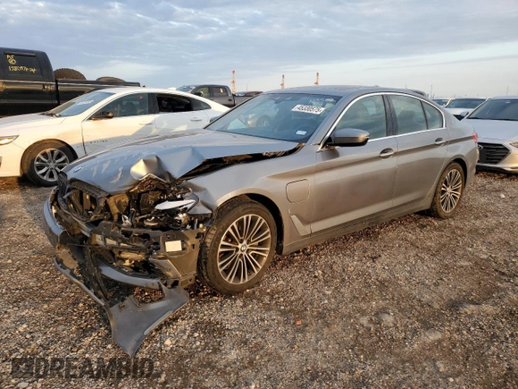 2018 BMW 5 Series 530e xDrive with VIN WBAJB1C57JG624122, listed as a Copart auction lot 45330575 with 54,378 mi miles and Salvage Title. Bid and sale history available at carsss.com. Image 1.