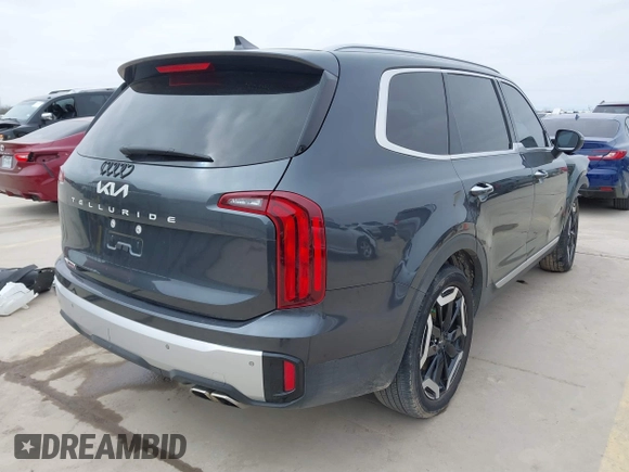 2024 Kia Telluride S with VIN 5XYP64GC1RG526939, listed as a IAAI auction lot 41619752 with 6,042 mi miles and . Bid and sale history available at carsss.com. Image 4.