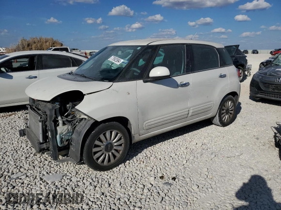 2014 FIAT 500L Easy with VIN ZFBCFABH8EZ018790, listed as a Copart auction lot 77992994 with 156,479 mi miles and Salvage Title. Bid and sale history available at carsss.com. Image 1.