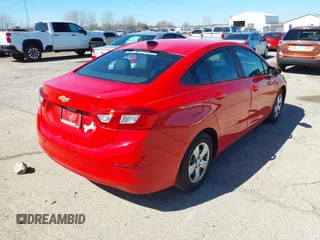 2017 Chevrolet Cruze LS z VIN 1G1BC5SM3H7173634, wystawiony jako IAAI lot #41822124 z przebiegiem 235 854 mil mil oraz . Historia ofert i sprzedaży dostępna na DreamBid. Obrazek 4.