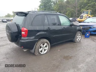 2005 Toyota RAV4 with VIN JTEHD20V550047767, listed as a IAAI auction lot 40388030 with 167,988 mi miles. Bid and sale history available at carsss.com. Image 4.