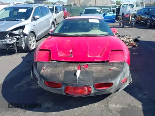 1997 Pontiac Firebird Trans Am z VIN 2G2FV22P8V2208008, wystawiony jako IAAI lot #42193832 z przebiegiem Nie podano mil oraz . Historia ofert i sprzedaży dostępna na DreamBid. Obrazek 6.
