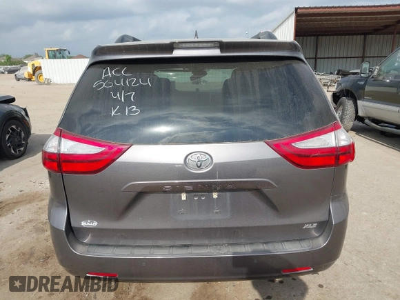 2019 Toyota Sienna XLE Auto Access Seat with VIN 5TDYZ3DC4KS015406, listed as a IAAI auction lot 42067648 with 81,070 mi miles. Bid and sale history available at carsss.com. Image 17.