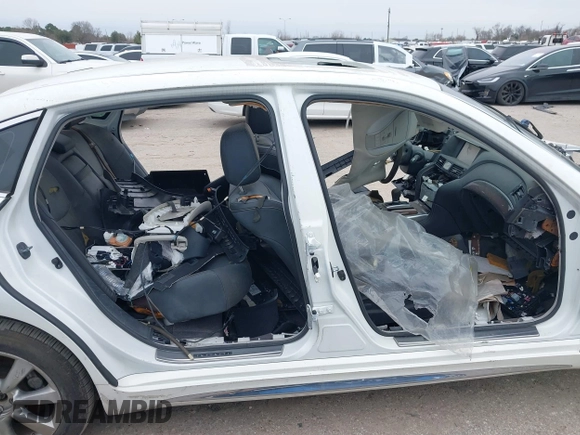 2015 Infiniti Q70 with VIN JN1BY1PP9FM601275, listed as a IAAI auction lot 41641734 with Not provided miles and . Bid and sale history available at DreamBid. Image 18.