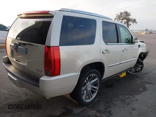 2009 Cadillac Escalade z VIN 1GYFC23229R273227, wystawiony jako IAAI lot #41071598 z przebiegiem 132 263 mil mil oraz . Historia ofert i sprzedaży dostępna na DreamBid. Obrazek 4.
