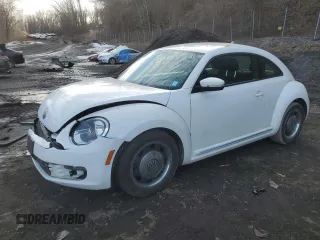 2012 Volkswagen Beetle 2.5L PZEV с VIN 3VWJP7AT9CM613346, выставлен на аукционе Copart как лот 46847795 с пробегом 153 587 миль миль и Списание • Salvage title. История ставок и продаж доступна на DreamBid. Изображение 1.