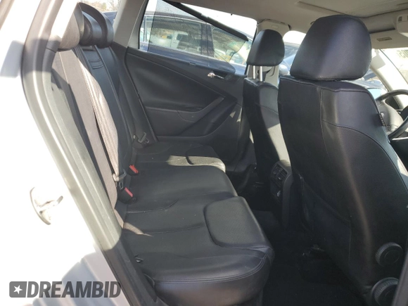 2008 Volkswagen Passat Komfort with VIN WVWLK73C88E018489, listed as a Copart auction lot 44925705 with 186,527 mi miles and Salvage title. Bid and sale history available at DreamBid. Image 10.