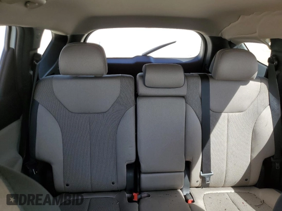 2022 Hyundai Santa Fe SEL z VIN 5NMS2DAJ3NH469026, wystawiony jako Copart lot #49979275 z przebiegiem Nie podano mil oraz Szkoda całkowita • Salvage title. Historia ofert i sprzedaży dostępna na DreamBid. Obrazek 10.