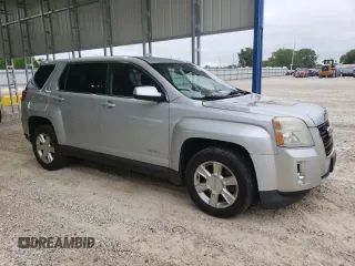 2013 GMC Terrain SLE z VIN 2GKALMEK4D6300221, wystawiony jako Copart lot #55784815 z przebiegiem 129 424 mil mil oraz Szkoda całkowita • Salvage title. Historia ofert i sprzedaży dostępna na DreamBid. Obrazek 4.