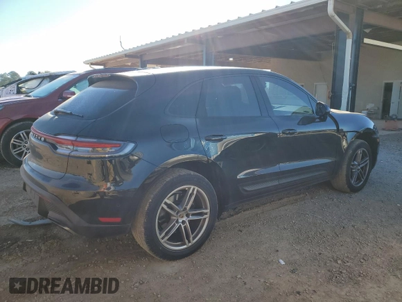 2022 Porsche Macan z VIN WP1AA2A58NLB10516, wystawiony jako Copart lot #77086564 z przebiegiem 26 974 mil mil oraz Czysty tytuł • Clean title. Historia ofert i sprzedaży dostępna na DreamBid. Obrazek 3.
