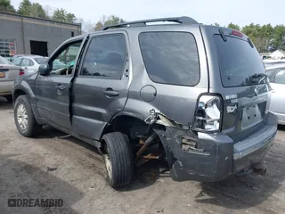2005 Mercury Mariner Luxury with VIN 4M2CU57175DJ27447, listed as a IAAI auction lot 41921584 with 1 mi miles. Bid and sale history available at carsss.com. Image 3.