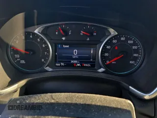 2020 Chevrolet Equinox LT z VIN 2GNAXJEV6L6239808, wystawiony jako IAAI lot #42396785 z przebiegiem 34 395 mil mil oraz . Historia ofert i sprzedaży dostępna na DreamBid. Obrazek 10.