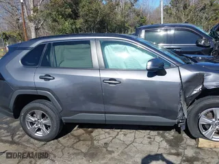 2022 Toyota RAV4 XLE with VIN 2T3W1RFVXNW201664, listed as a IAAI auction lot 41781586 with 59,236 mi miles. Bid and sale history available at carsss.com. Image 13.