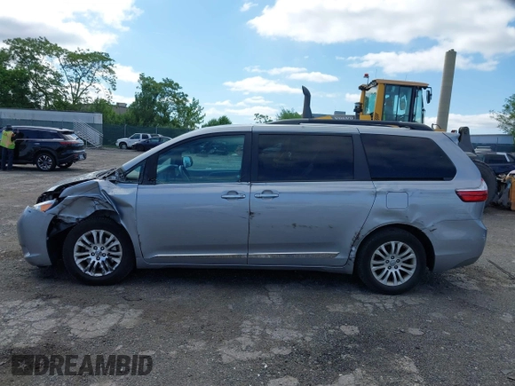 2017 Toyota Sienna XLE Auto Access Seat с VIN 5TDYZ3DC9HS819788, выставлен на аукционе IAAI как лот 42296376 с пробегом 77 094 миль миль и . История ставок и продаж доступна на DreamBid. Изображение 14.