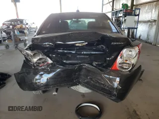 2016 Chevrolet Sonic LS z VIN 1G1JA5SH6G4185877, wystawiony jako Copart lot #42243525 z przebiegiem 117 903 mil mil oraz Szkoda całkowita • Salvage title. Historia ofert i sprzedaży dostępna na DreamBid. Obrazek 6.