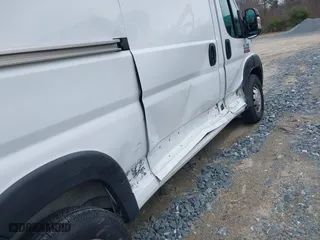 2019 Ram ProMaster Cargo Van with VIN 3C6TRVAG4KE515340, listed as a IAAI auction lot 41880028 with 72,571 mi miles. Bid and sale history available at carsss.com. Image 6.