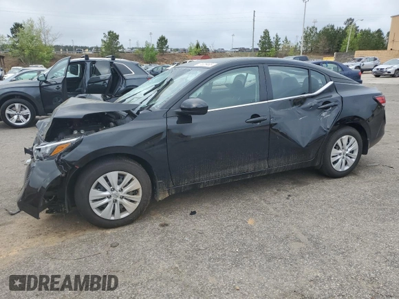 2025 Nissan Sentra S z VIN 3N1AB8BV4SY222249, wystawiony jako Copart lot #51528465 z przebiegiem 10 066 mil mil oraz Szkoda całkowita • Salvage title. Historia ofert i sprzedaży dostępna na DreamBid. Obrazek 1.
