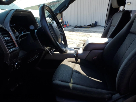 2021 Ford Expedition Max XLT with VIN 1FMJK1JT5MEA75357, listed as a Copart auction lot 44400205 with 146,235 mi miles and Salvage Title. Bid and sale history available at DreamBid. Image 7.