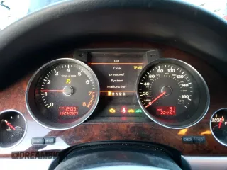 2010 Audi A8 z VIN WAURVAFA2AN006236, wystawiony jako Copart lot #88578205 z przebiegiem 224 467 mil mil oraz Czysty tytuł • Clean title. Historia ofert i sprzedaży dostępna na DreamBid. Obrazek 9.