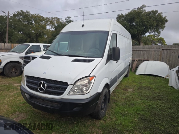 2011 Mercedes-Benz Sprinter with VIN WD3PE8CB7B5559847, listed as a Copart auction lot 44624965 with 368,370 mi miles and Clean Title. Bid and sale history available at carsss.com. Image 1.