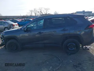 2021 Toyota RAV4 LE with VIN 2T3G1RFV3MC168172, listed as a IAAI auction lot 41599962 with 34,006 mi miles. Bid and sale history available at carsss.com. Image 14.