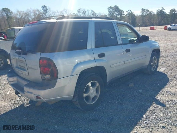2007 Chevrolet TrailBlazer LT with VIN 1GNDS13S472204966, listed as a IAAI auction lot 41878317 with 253,490 mi miles. Bid and sale history available at carsss.com. Image 4.