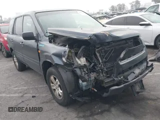 2006 Honda Pilot LX z VIN 5FNYF28136B031005, wystawiony jako IAAI lot #41677911 z przebiegiem 122 443 mil mil oraz . Historia ofert i sprzedaży dostępna na DreamBid. Obrazek 1.