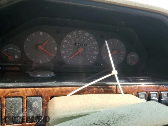 1998 Volvo V90 с VIN YV1KW9602W1045893, выставлен на аукционе Copart как лот 77673814 с пробегом 199 932 миль миль и Списание • Salvage title. История ставок и продаж доступна на DreamBid. Изображение 9.