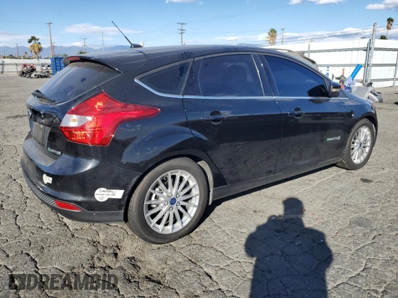 2014 Ford Focus Electric z VIN 1FADP3R46EL311822, wystawiony jako Copart lot #87134034 z przebiegiem 67 235 mil mil oraz Czysty tytuł • Clean title. Historia ofert i sprzedaży dostępna na DreamBid. Obrazek 3.