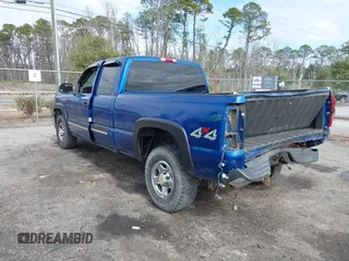 2003 Chevrolet Silverado 1500 LS with VIN 2GCEK19V031307424, listed as a IAAI auction lot 41485082 with 215,901 mi miles. Bid and sale history available at carsss.com. Image 3.