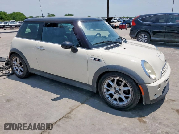 2005 MINI Hardtop S z VIN WMWRE33515TG96892, wystawiony jako Copart lot #61067725 z przebiegiem 130 542 mil mil oraz Czysty tytuł • Clean title. Historia ofert i sprzedaży dostępna na DreamBid. Obrazek 4.