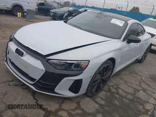 2023 Audi e-tron GT Prestige z VIN WAUEJBFW3P7004116, wystawiony jako IAAI lot #41771964 z przebiegiem 23 984 mil mil oraz . Historia ofert i sprzedaży dostępna na DreamBid. Obrazek 2.