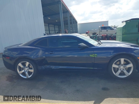 2010 Chevrolet Camaro 2SS z VIN 2G1FT1EW7A9222832, wystawiony jako IAAI lot #41941455 z przebiegiem 133 857 mil mil oraz . Historia ofert i sprzedaży dostępna na DreamBid. Obrazek 13.
