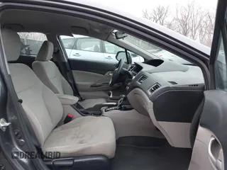 2013 Honda Civic LX z VIN 19XFB2F52DE018337, wystawiony jako IAAI lot #41186651 z przebiegiem 171 348 mil mil oraz . Historia ofert i sprzedaży dostępna na DreamBid. Obrazek 5.