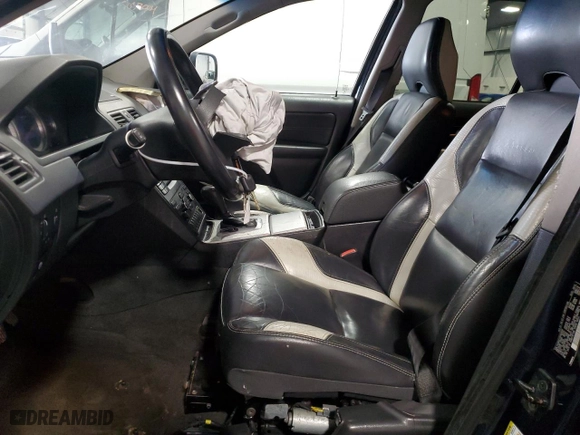 2013 Volvo XC90 R-Design with VIN YV4952CT3D1660556, listed as a Copart auction lot 70578834 with 189,336 mi miles and Salvage Title. Bid and sale history available at carsss.com. Image 7.